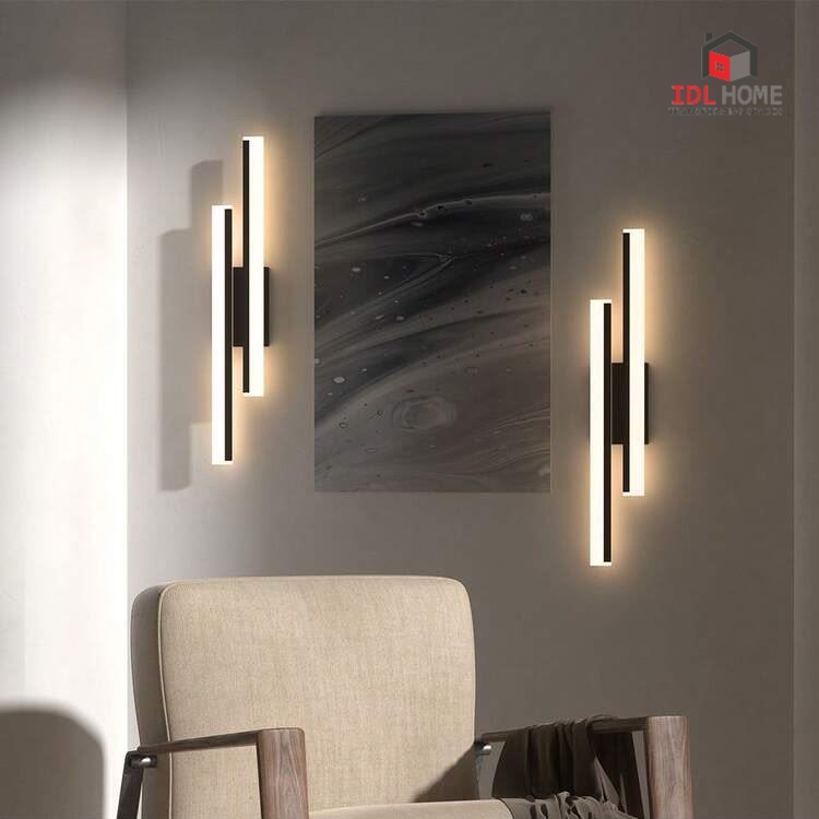Black linera H-shaped wall light {BLACK & GOLD}