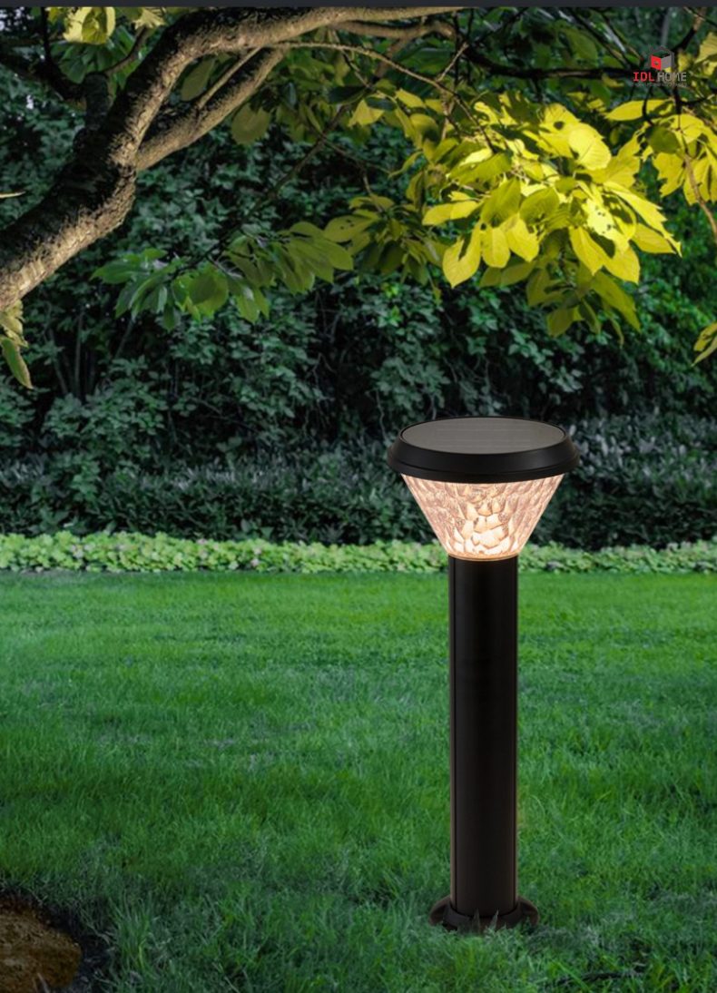 Solar walkway light